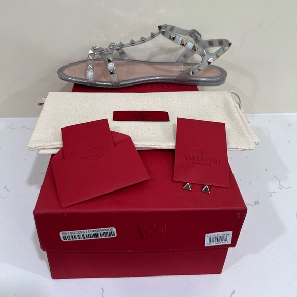 Valentino Garavani Rockstud Silver Glitter PVC Sandal - Picture 7 of 17